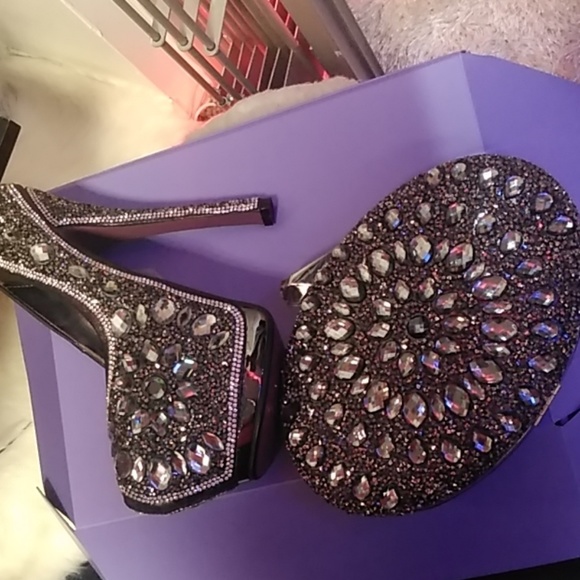 Bundle - Picture 4 of 5